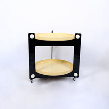 Carica l'immagine nel visualizzatore di Gallery, Carrello disegnato dall'architetto Luigi Massoni per Guzzini, anni '70.-
Trolley designed by architect Luigi Massoni for Guzzini, 1970s.