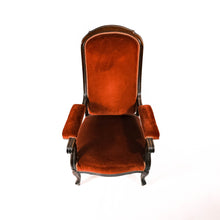 Carica l'immagine nel visualizzatore di Gallery, Poltrona metà '800 in noce, tappezzeria in velluto, in vendita presso la Fiera di Sinigaglia. - Mid-19th century armchair in walnut, velvet upholstery, for sale at La fiera di Sinigaglia.