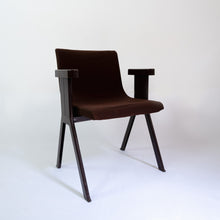Carica l'immagine nel visualizzatore di Gallery, Poltroncina disegnata da Ettore Sottsass per Olivetti, anni '70 Italia. In vendita presso La Fiera di Sinigaglia. - Armchair designed by Ettore Sottsass for Olivetti, 1970s Italy.For sale at La Fiera di Sinigaglia
