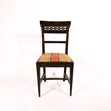 Carica l'immagine nel visualizzatore di Gallery, Sedia fine '700 in noce. - Late 18th century chair in walnut.
