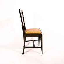 Carica l'immagine nel visualizzatore di Gallery, Sedia fine '700 in noce, in vendita presso la Fiera di Sinigaglia. - Late 18th century chair in walnut, for sale at La Fiera di Sinigaglia.