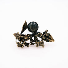 Carica l'immagine nel visualizzatore di Gallery, Spilla con labradolite