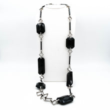 Carica l'immagine nel visualizzatore di Gallery, Collana in bachelite nera, anni 80 - Black bakelite necklace , 1980s