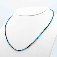 Carica l'immagine nel visualizzatore di Gallery, Collana con turchese e tormaline nere, chiusura con moschettone in argento galvanizzato oro bianco. Pezzo unico in vendita alla Fiera di Sinigaglia.-Necklace with turquoise and black tourmalines, white gold galvanized silver lobster clasp. Unique piece for sale at the La Fiera di Sinigaglia .