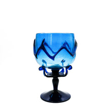 Carica l'immagine nel visualizzatore di Gallery, Coppa in vetro di Murano blu cobalto, fine sec XVIII. In vendita presso La Fiera di Sinigaglia.- Cobalt blue Murano glass cup, for sale at La Fiera di Sinigaglia.