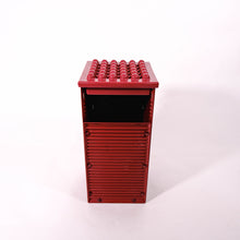 Carica l'immagine nel visualizzatore di Gallery, Gettacarte con posacenere Ettore Sottsass