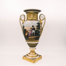 Carica l'immagine nel visualizzatore di Gallery, Vaso in porcellana dipinta a mano dei primi anni dell'800 in stile impero.- Hand painted porcelain vase from the early 1800s in Empire style.