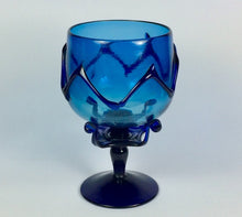 Carica l'immagine nel visualizzatore di Gallery, Coppa in vetro di Murano blu cobalto - Cobalt blue Murano glass cup