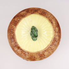 Carica l'immagine nel visualizzatore di Gallery, Copri vivande in ceramica policroma, primi '900.- First 1900s ceramic food cover