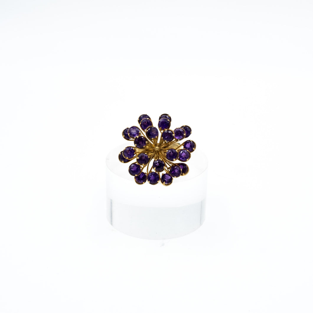 Anello fuoco d'artificio con ametiste montato in argento galvanizzato oro giallo. Misura 19 regolabile su richiesta. Pezzo unico design G. Minardi G. In vendita presso La Fiera di Sinigaglia. - Firework ring with amethysts mounted in yellow gold galvanized silver. Size 19 adjustable on request. Unique piece designed by G. Minardi G. On sale at La Fiera di Sinigaglia