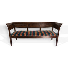 Carica l&#39;immagine nel visualizzatore di Gallery, Divanetto fine &#39;700 in noce con seduta in velluto a righe. - 
Late 18th century walnut sofa with striped velvet .
