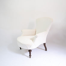 Carica l&#39;immagine nel visualizzatore di Gallery, Poltrona imbottita con piedi a torciglione in noce,fine &#39;800.  Ideale come seduta relax. - 
Upholstered armchair with twisted walnut feet, late 19th century. Ideal as a relaxation seat
