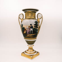 Load image into Gallery viewer, Vaso in porcellana dipinta a mano dei primi anni dell&#39;800 in stile impero.- Hand painted porcelain vase from the early 1800s in Empire style.
