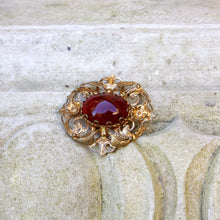 Load image into Gallery viewer, Spilla con corniola ovale anni 60 - 1960s brooch with oval carnelian
